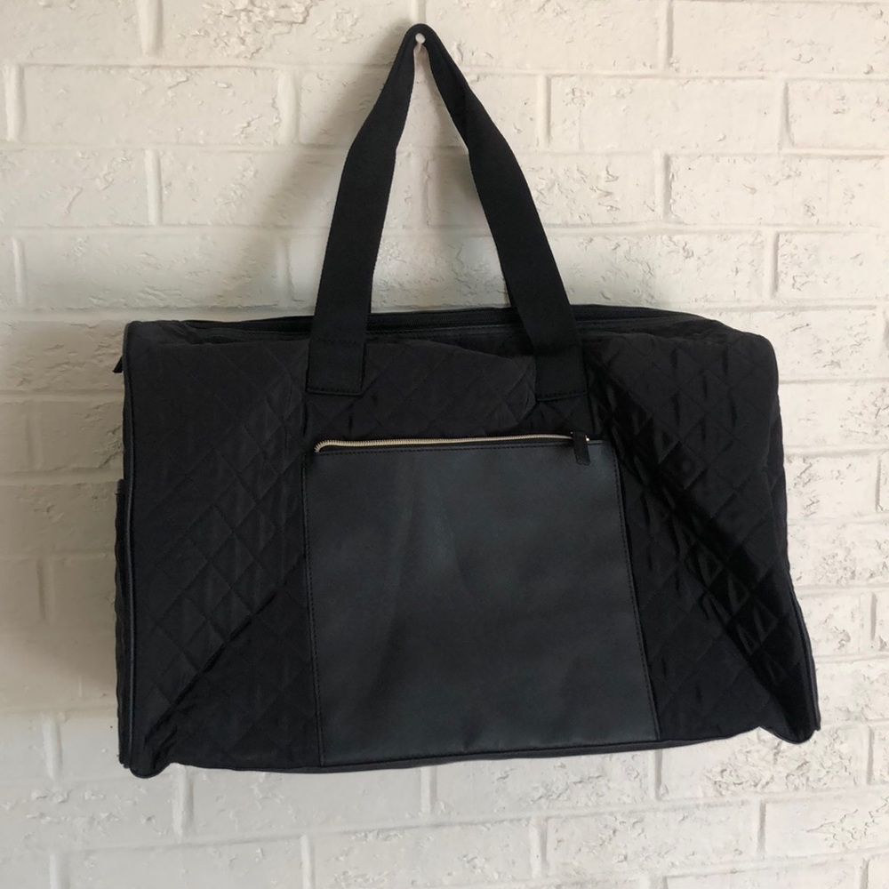 DSW weekend travel bag - black quilted